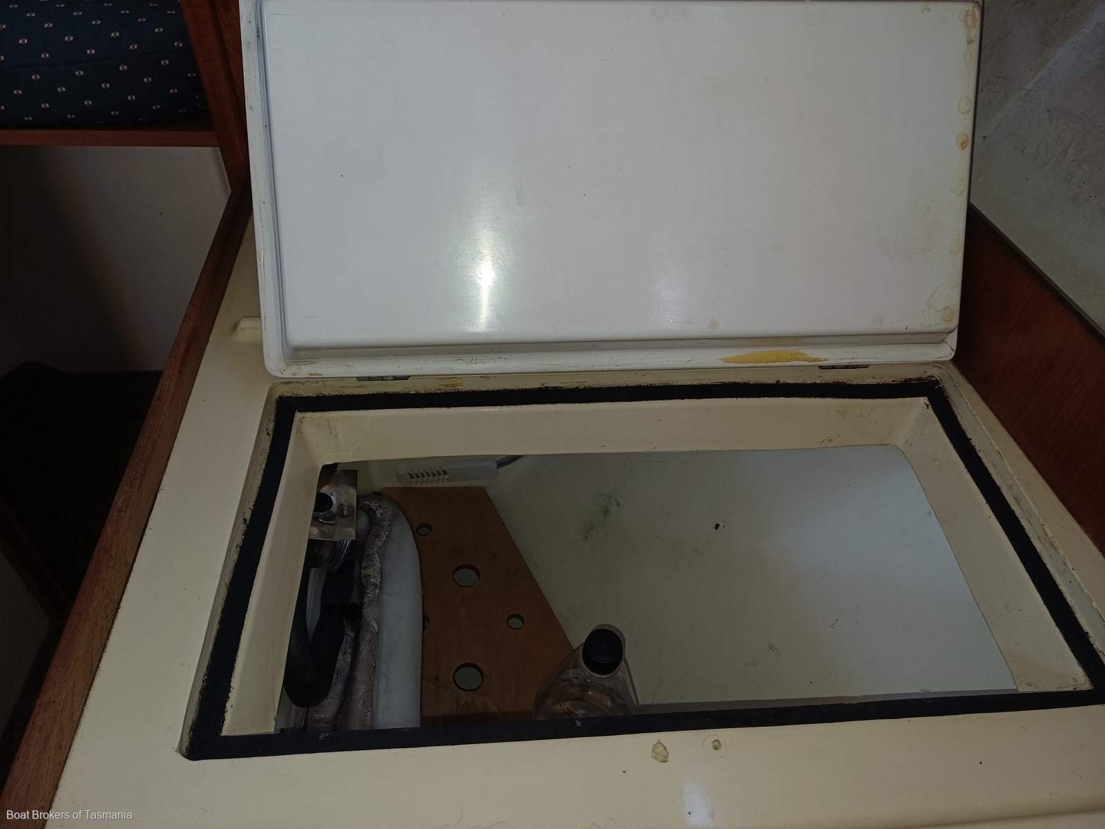 Doubloon Fisher 32 Strong fibreglass motorsailer with lots of extras Boat Brokers of Tasmania