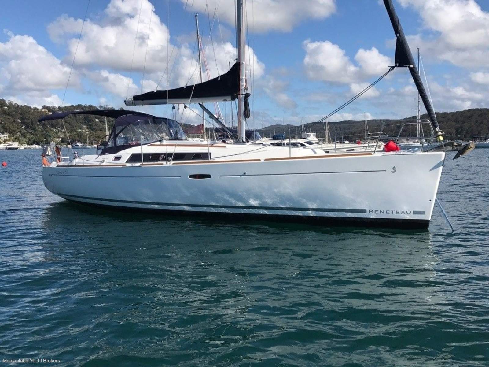 Beneteau Oceanis 37
