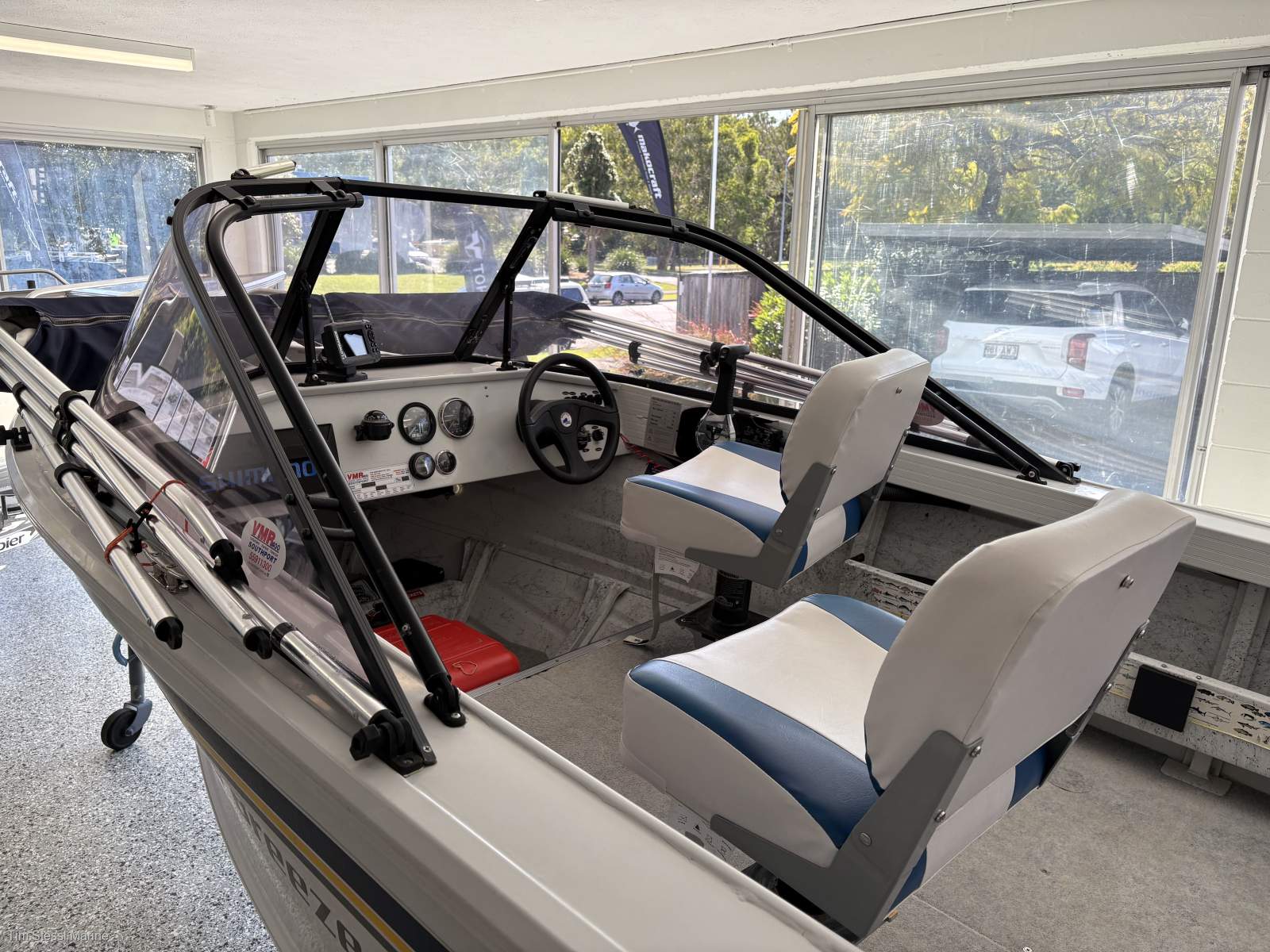 Quintrex 420 Breezeabout
