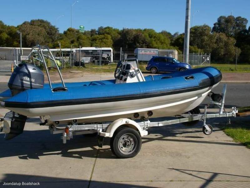 Coast Ryder 5.40 Center Console Rib