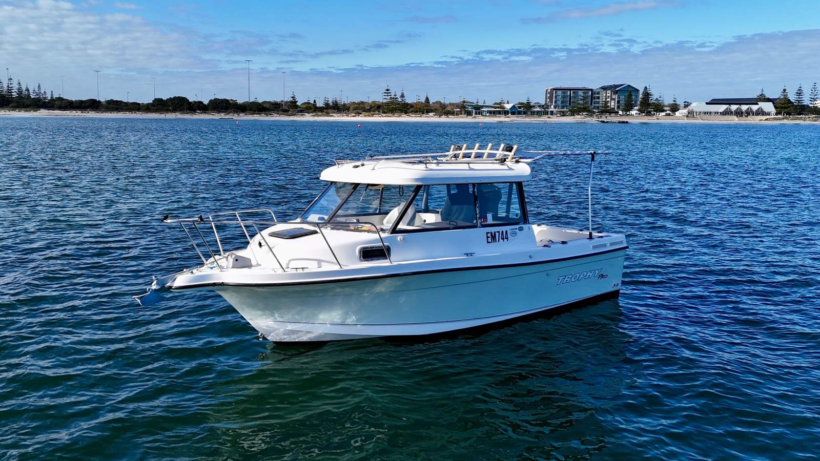 Trophy 2359 Hardtop Low Hours Great Condition