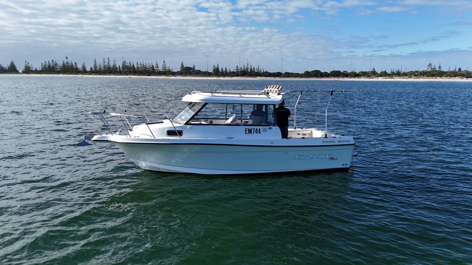 Trophy 2359 Hardtop Low Hours Great Condition