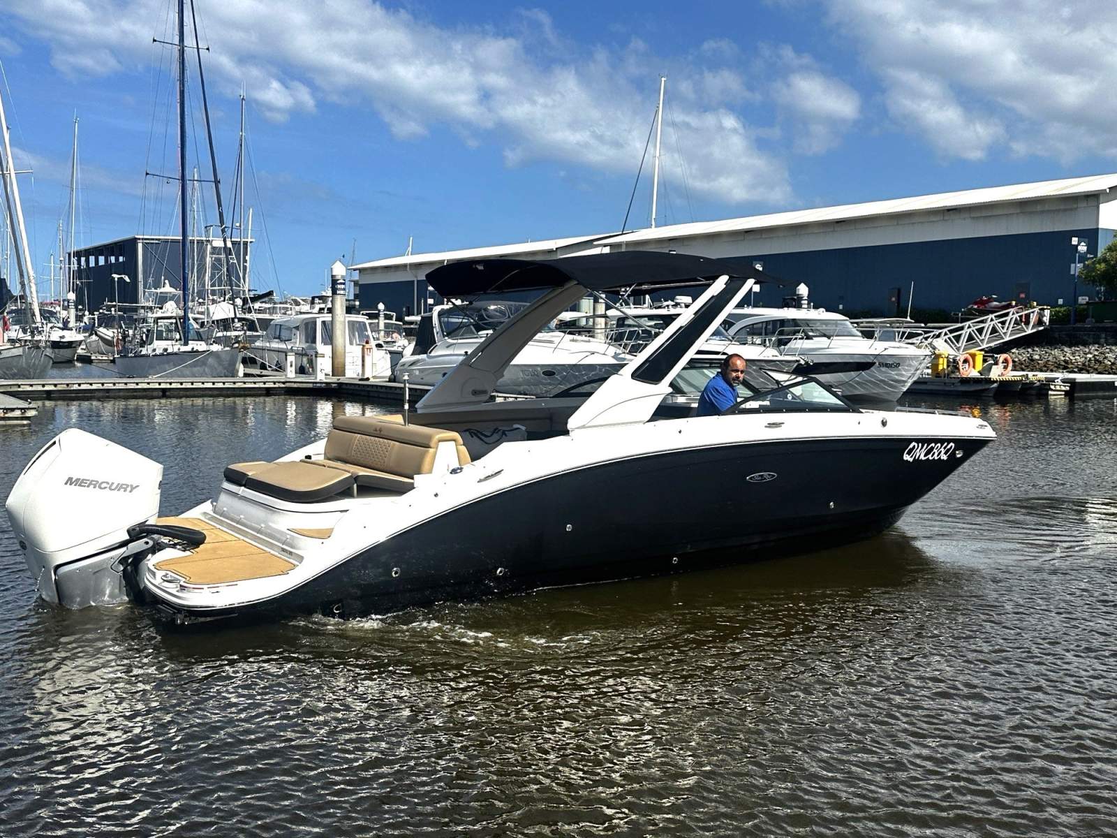 Sea Ray 270 SDX OB Bowrider
