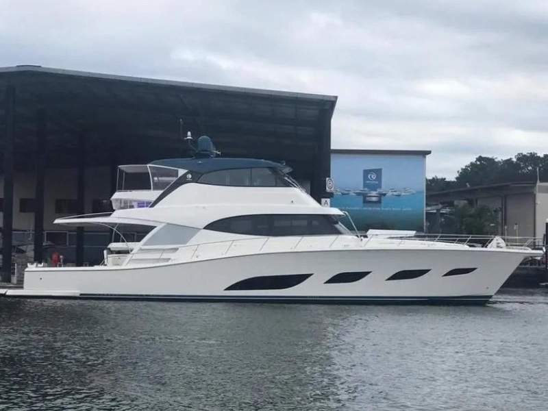 Riviera 72 Sports Motor Yacht - Exceptional condition
