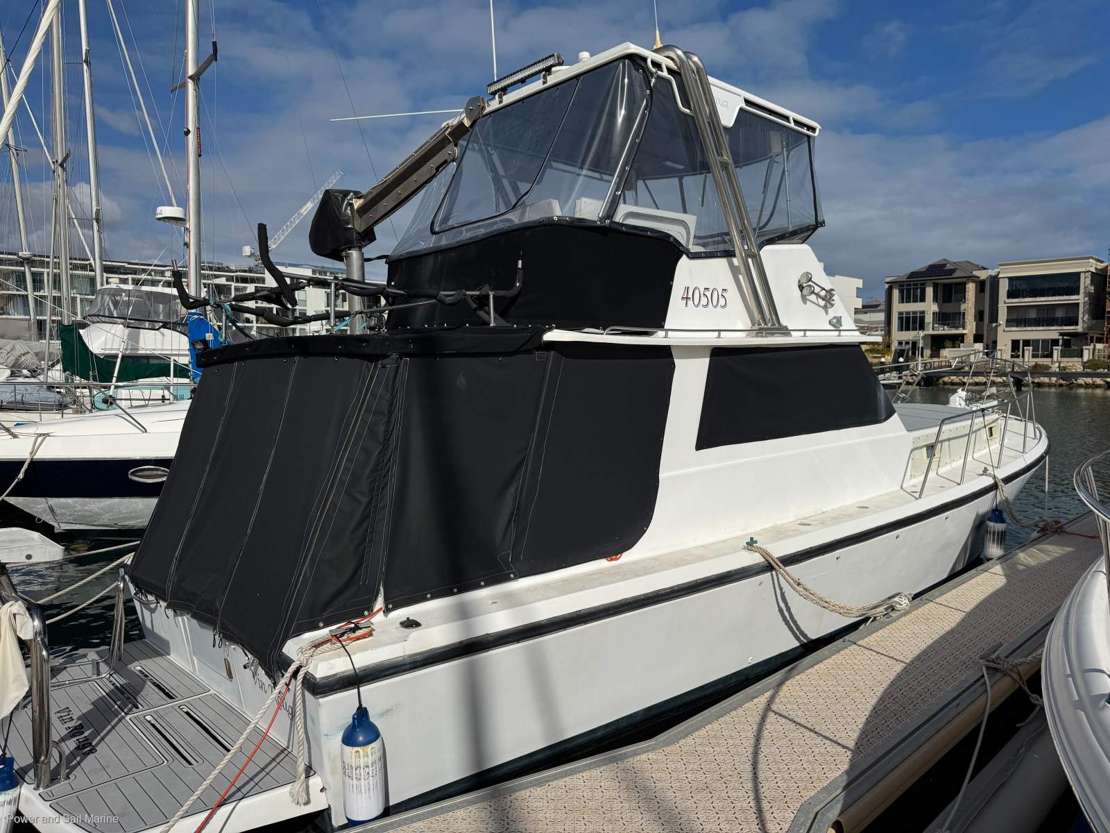 Northshore 37 Flybridge Cruiser Bow Thruster, Generator & Davit