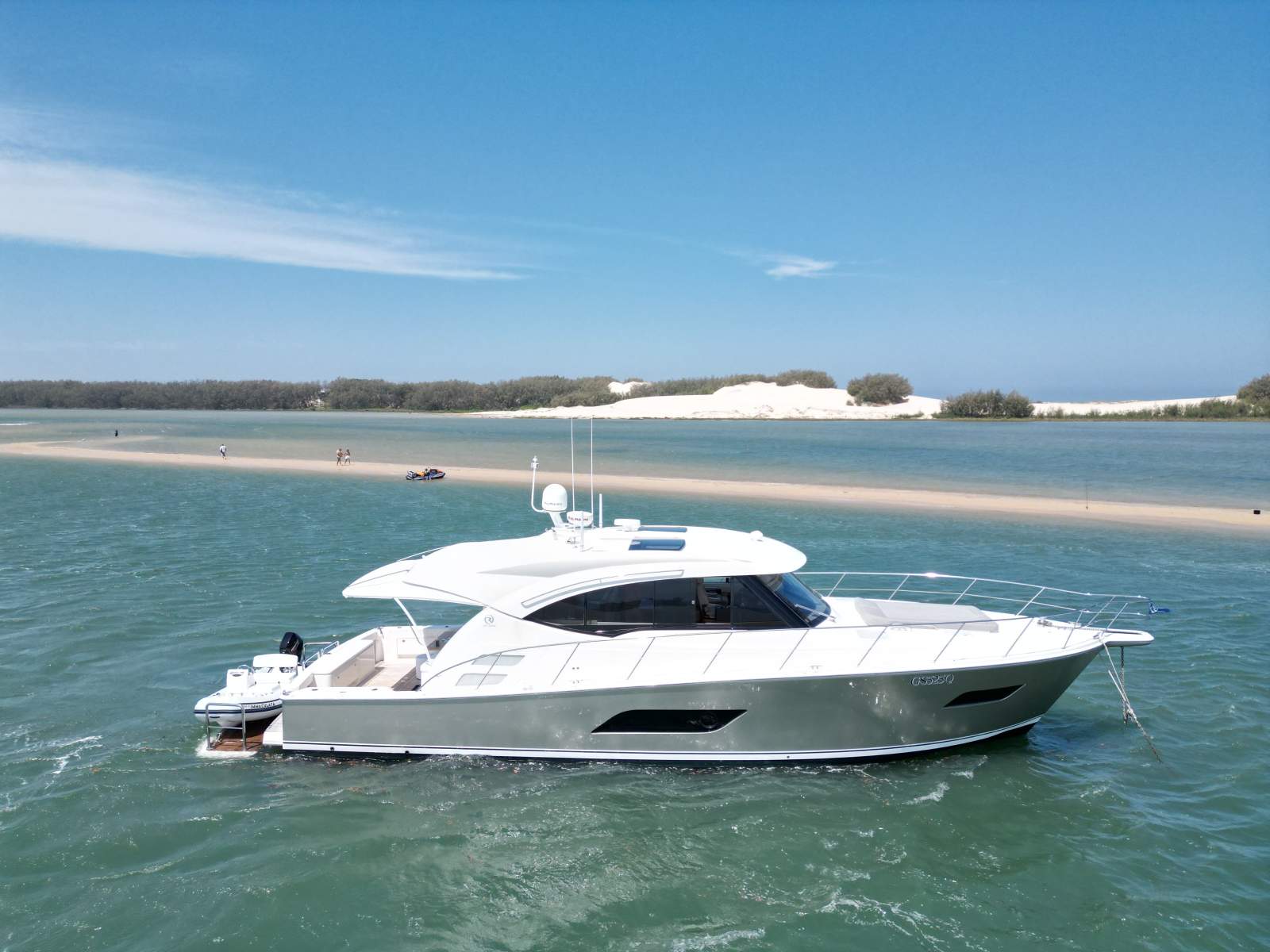 Riviera 525 SUV - 2016 - Available Late September