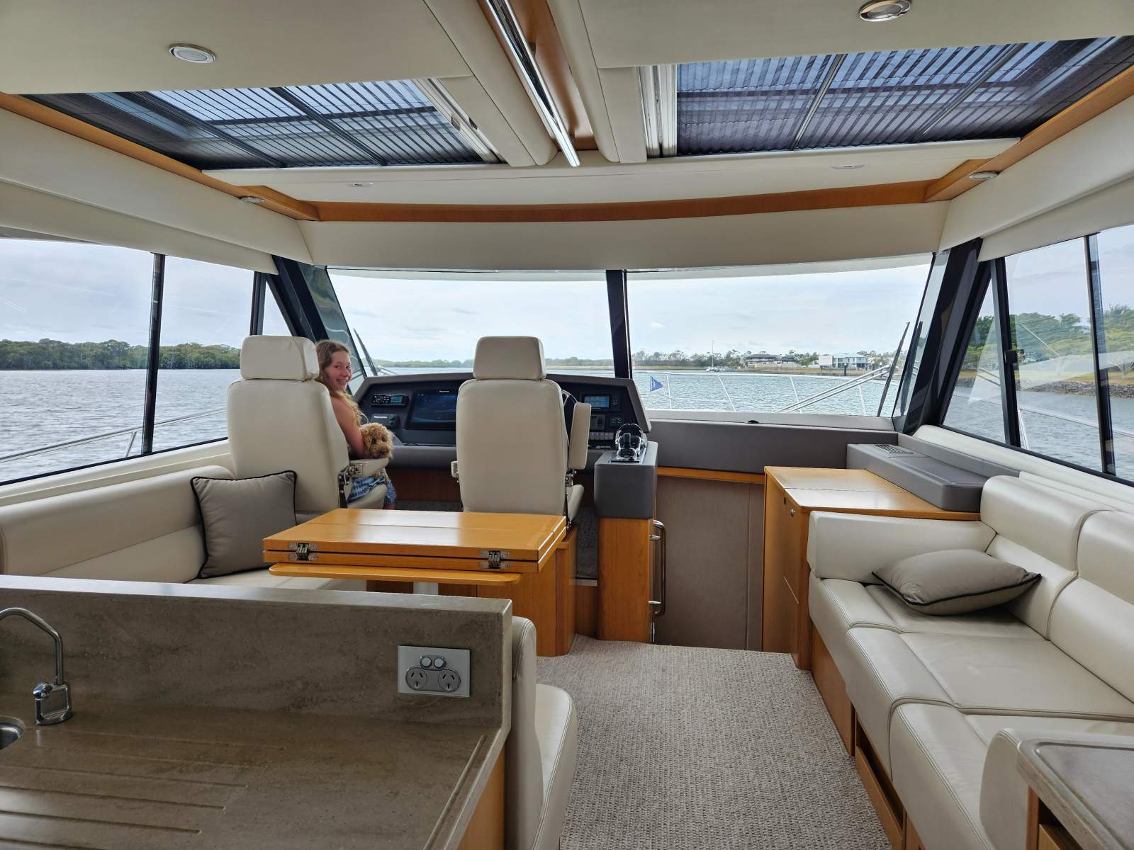 Riviera 525 SUV - 2016 - Available Late September