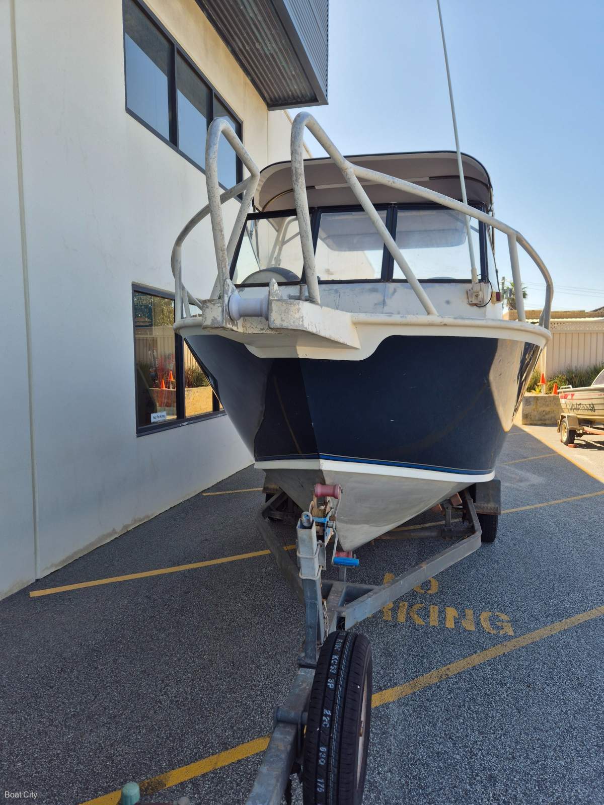 Dolphin 600 Tournament XL Plate Alloy runabout