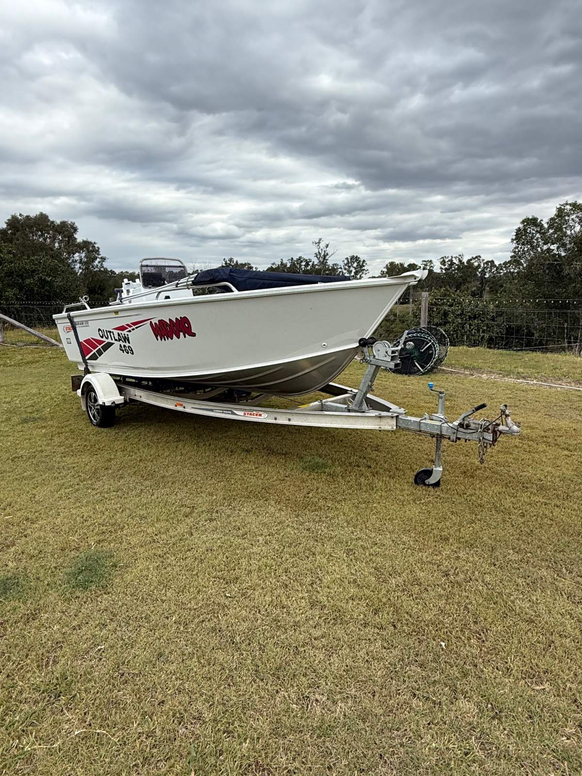 Stacer 469 Outlaw Side Console