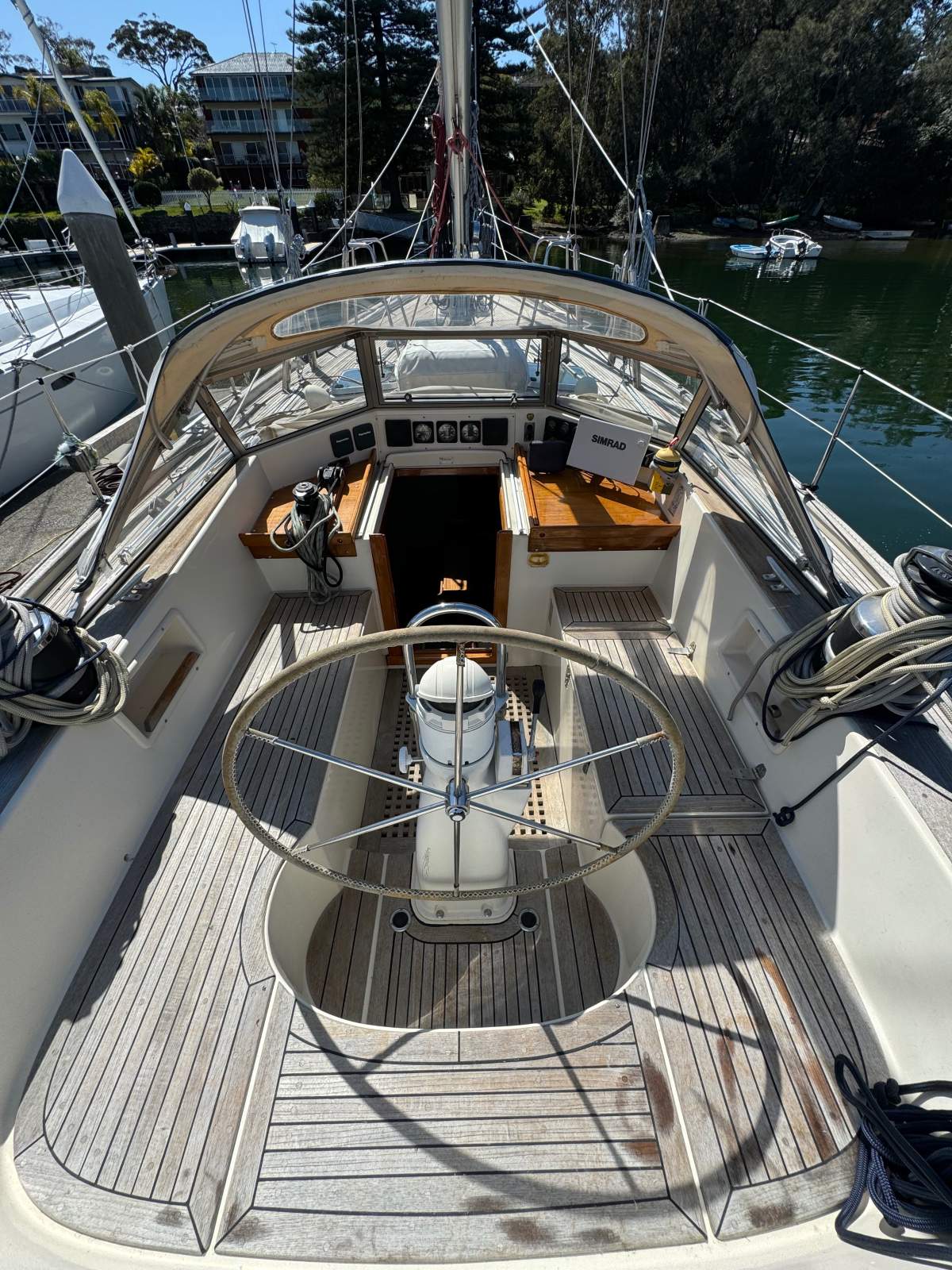 Hallberg-Rassy 42