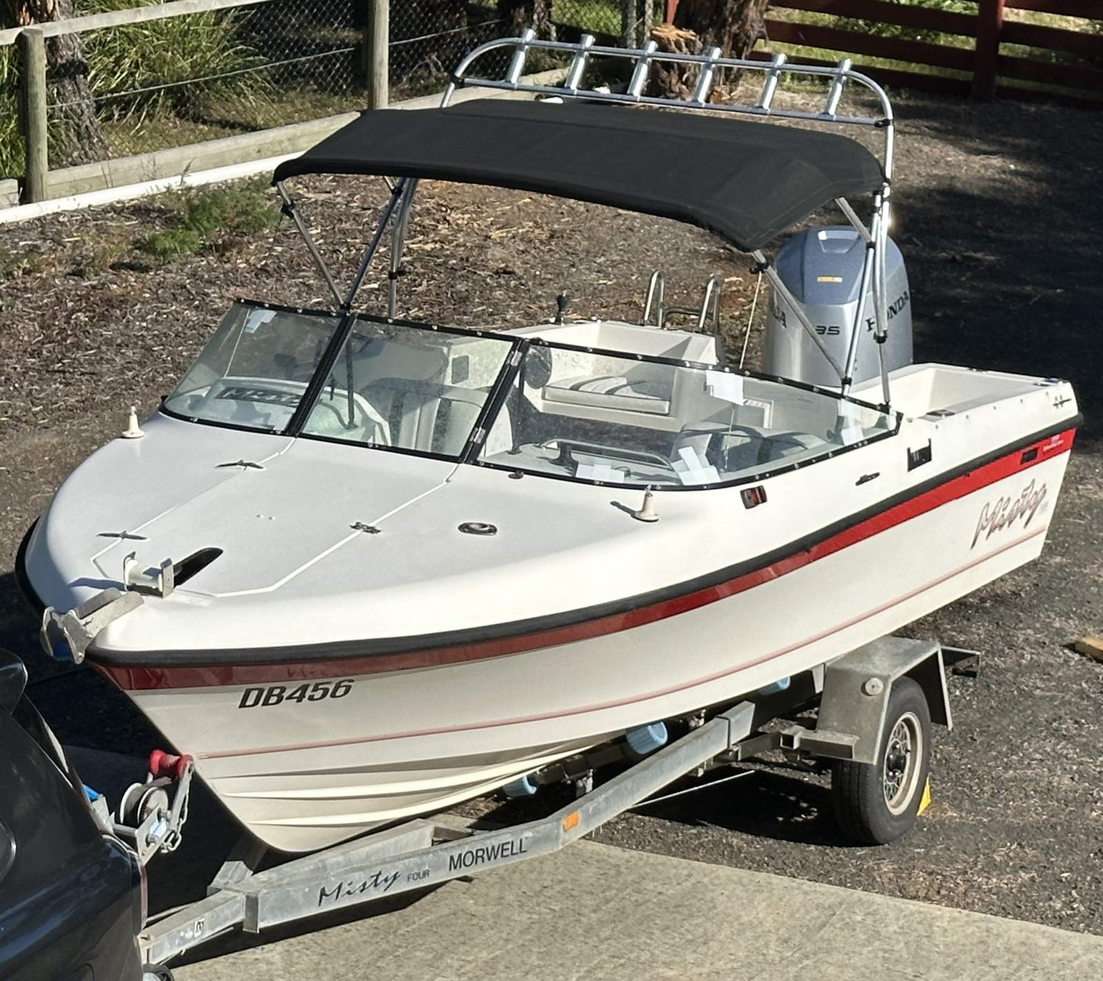 Allison Vision 175 6-seat fibreglass runabout:(old windscreen, just replaced)