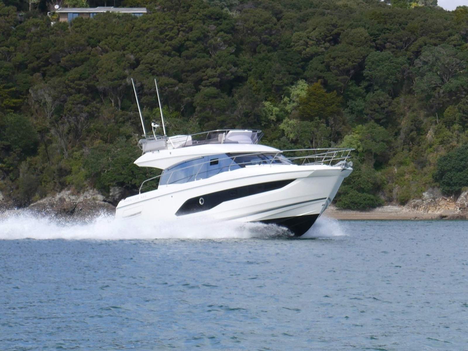 Prestige 420 F - Virtually New, Ready Now
