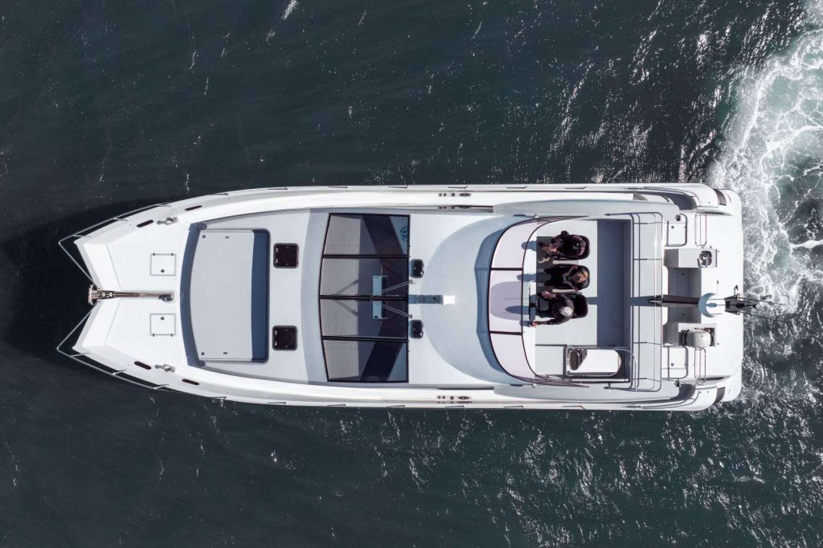 Custom Foiling 16.5m Powercat