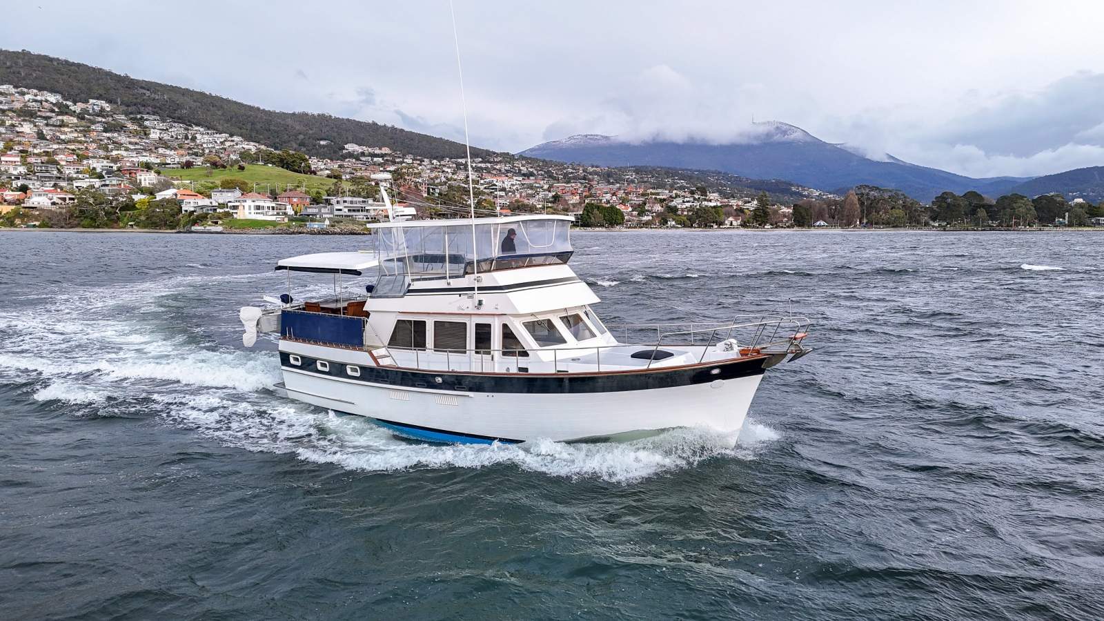 Ocean Alexander 44 Ocean SIGNIFICANTLY UPGRADED, READY TO ENJOY!