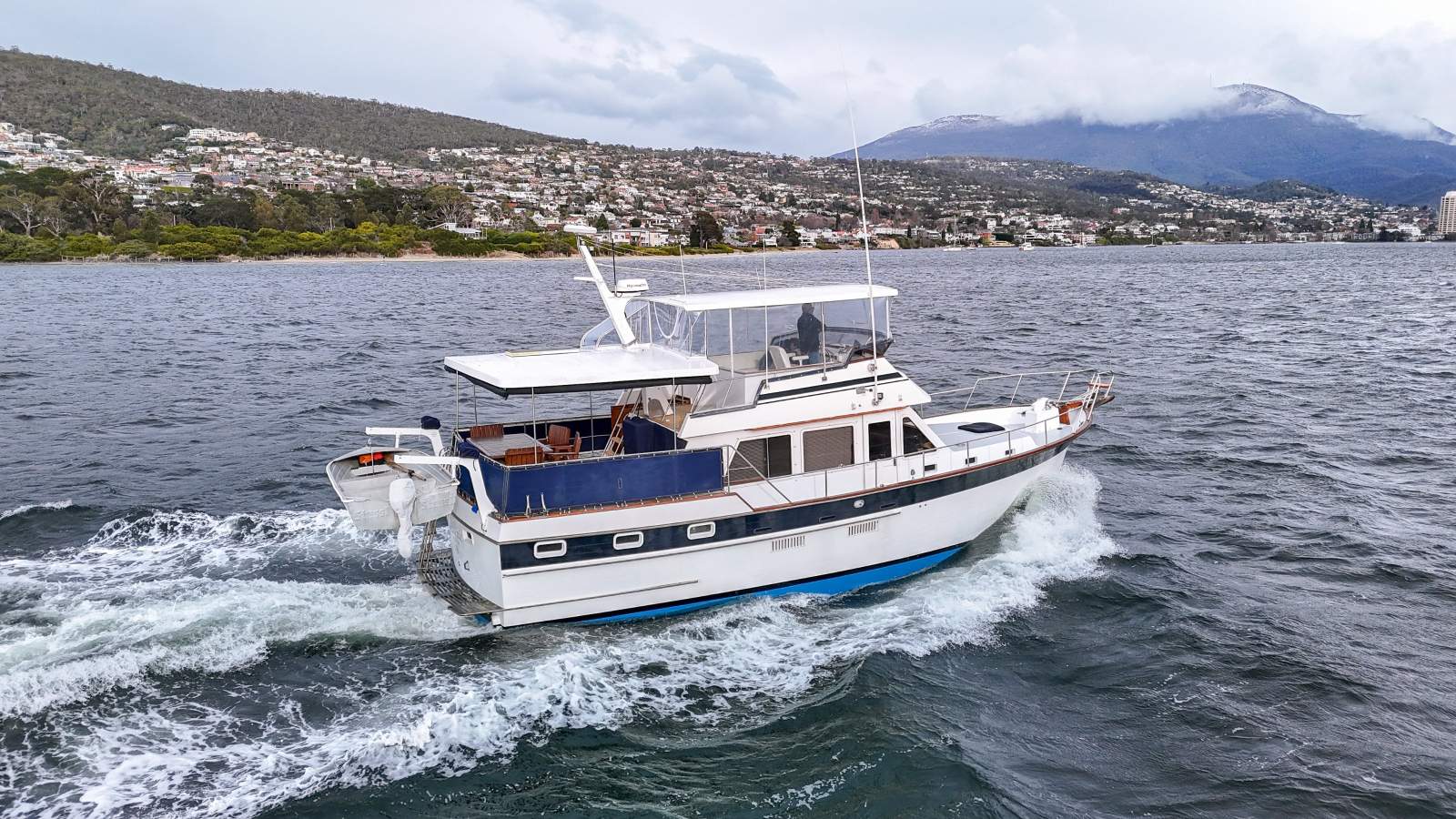 Ocean Alexander 44 Ocean SIGNIFICANTLY UPGRADED, READY TO ENJOY!