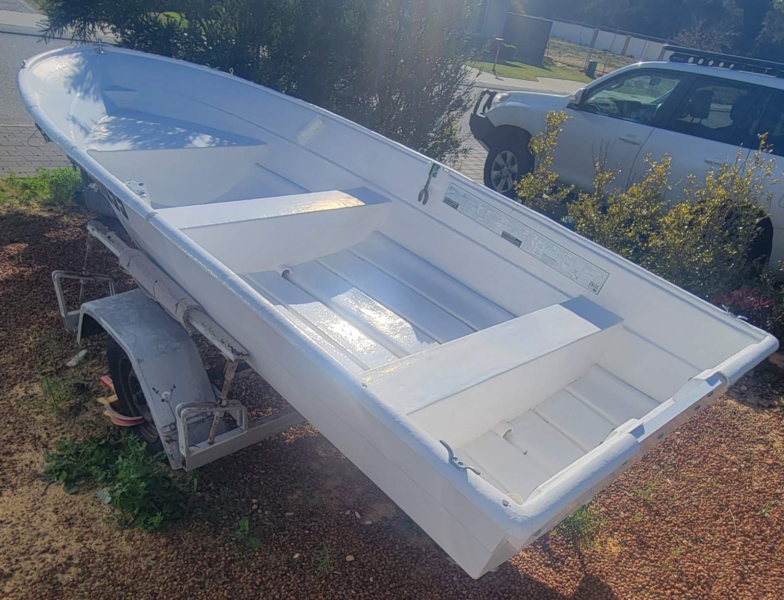 4.45m fiberglass tinny in great condition