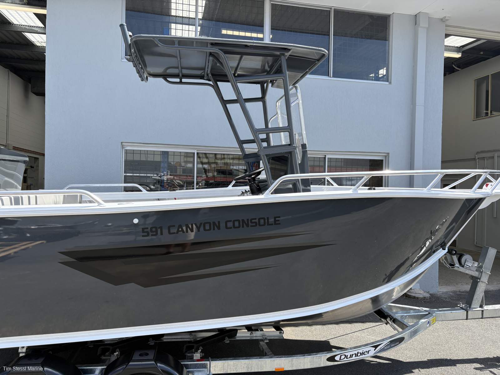 New Makocraft 591 Canyon Console