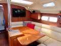 Hunter 410 EXCELLENT CONDITION, CAPABLE AND COMFORTABLE!