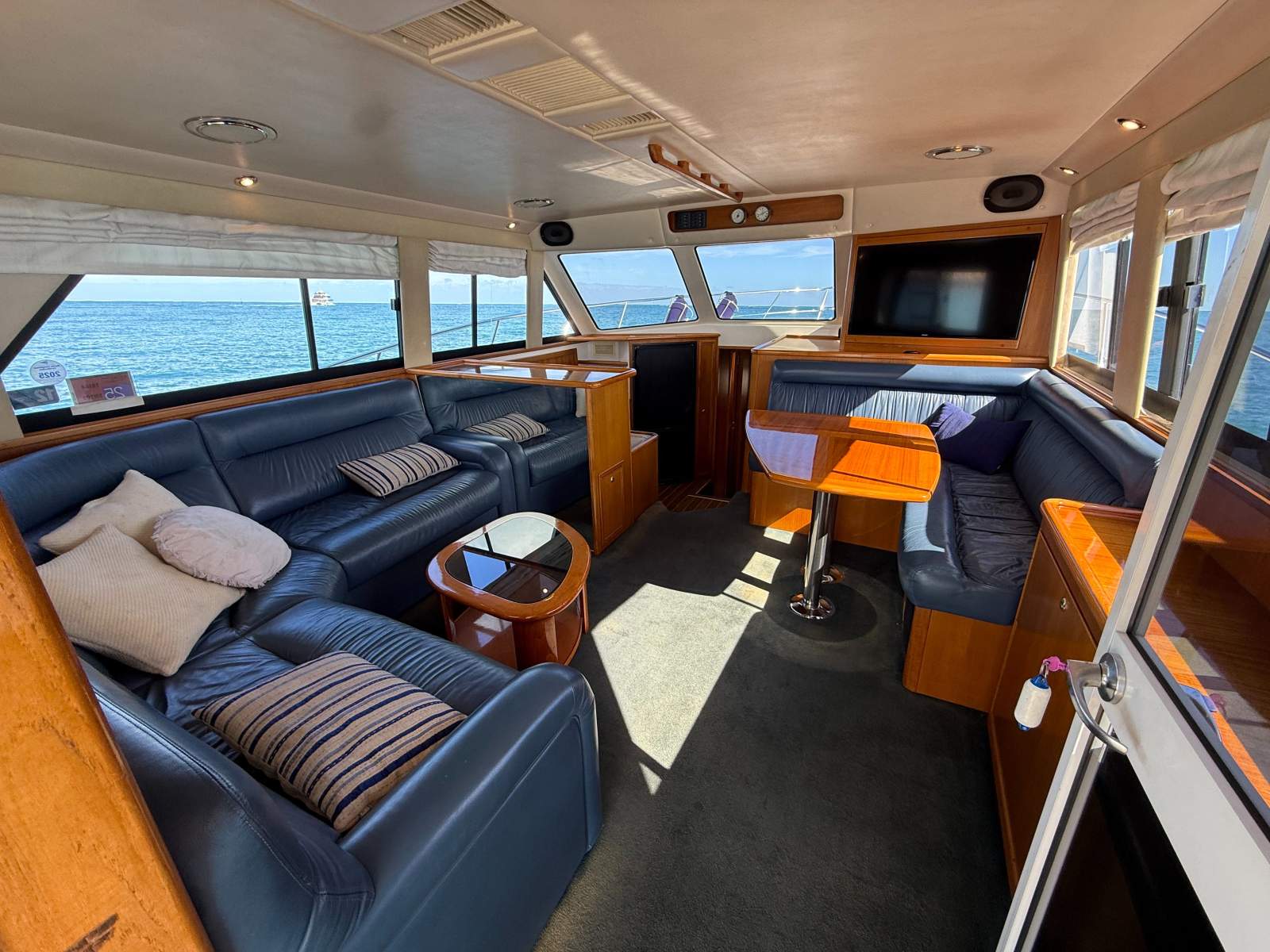 Riviera 43 Flybridge