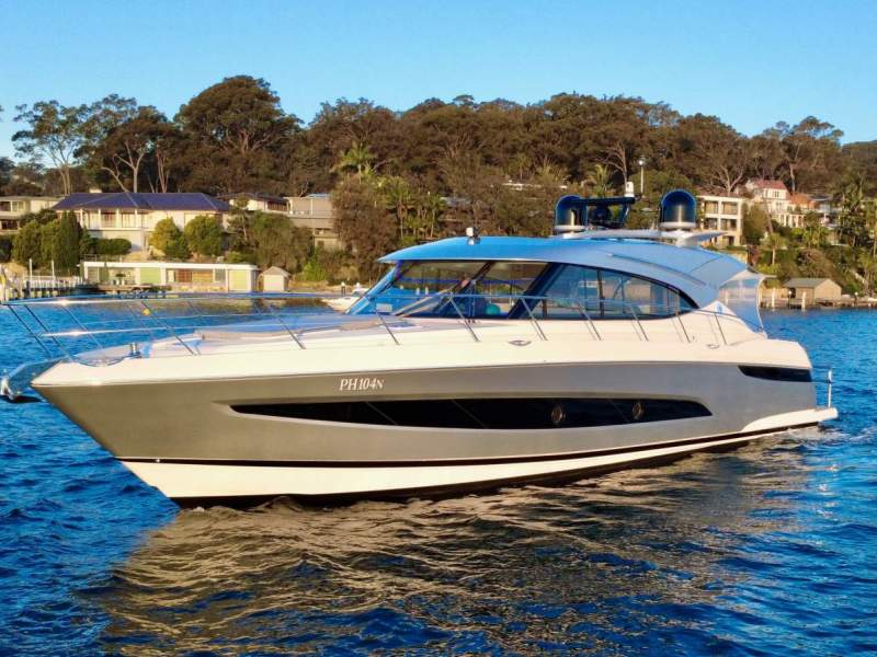 Riviera 5400 Sport Yacht Platinum Edition