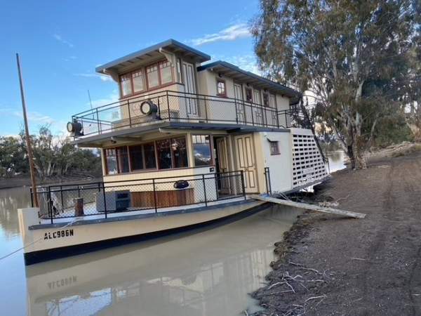 CALEDONIA Paddle Boat