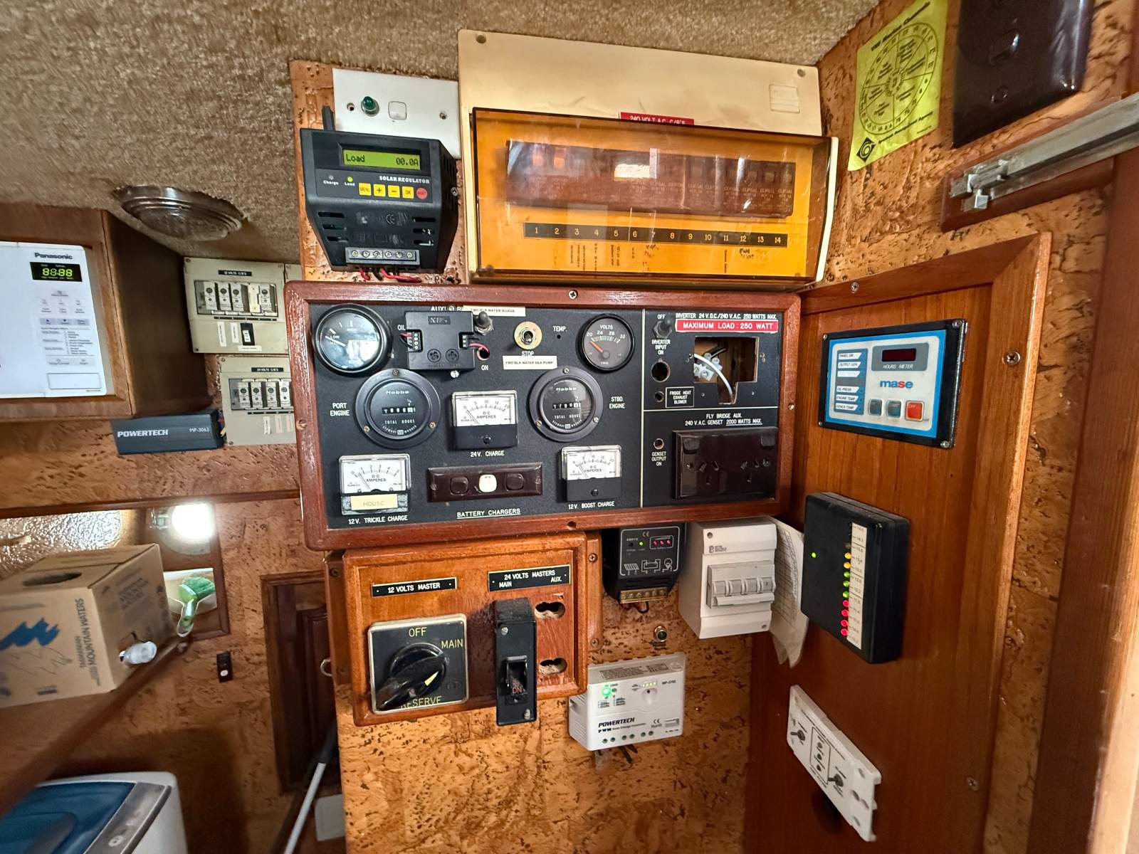 Holmes 51 Motor Cruiser KOORINE