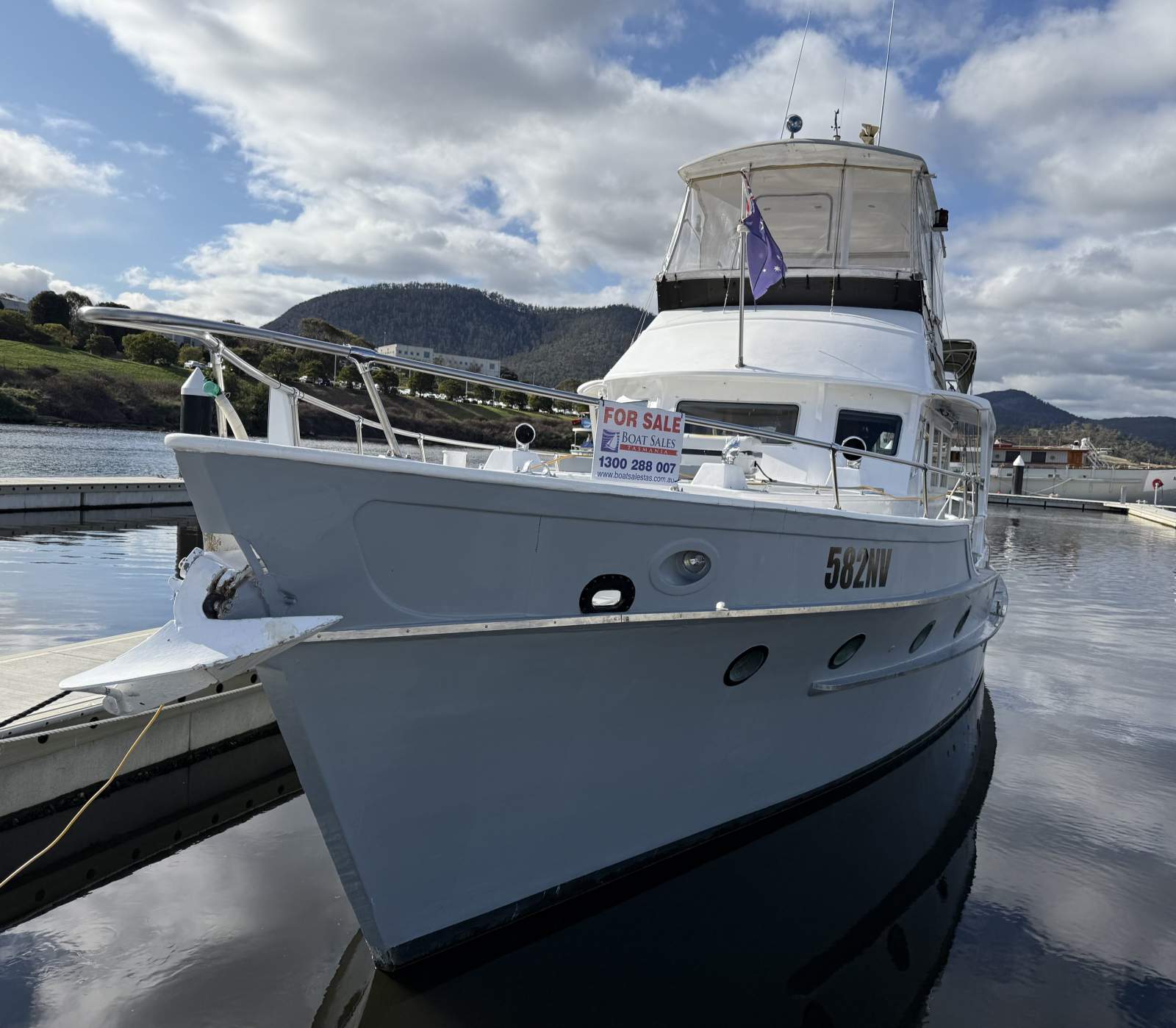 Holmes 51 Motor Cruiser "KOORINE"