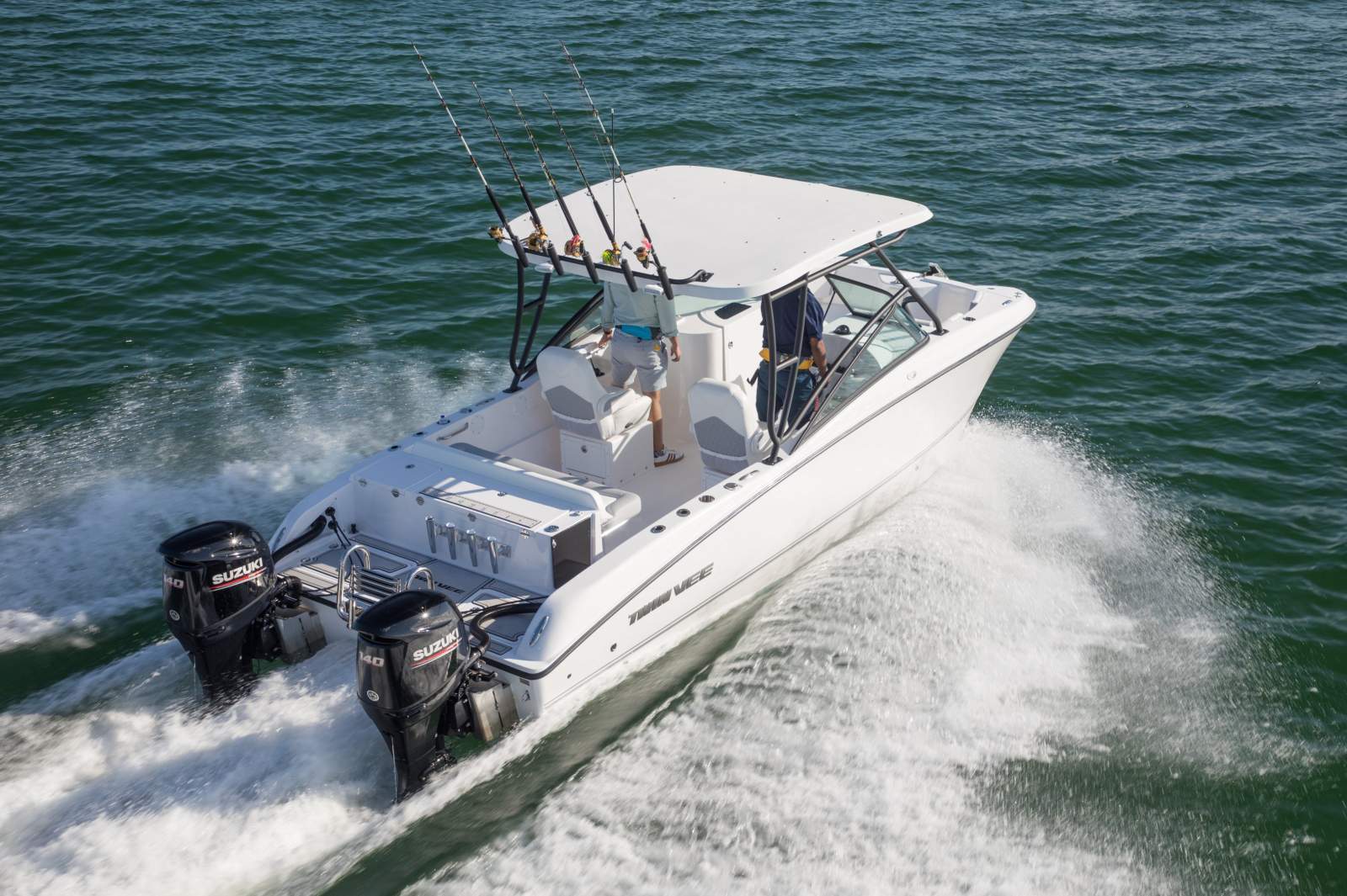 Twin Vee GFX 240 DC - Amazing Catamarans !