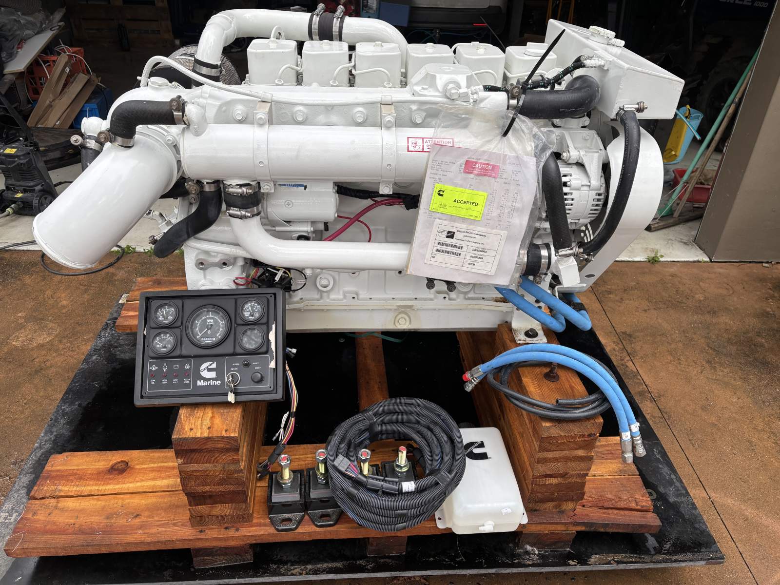 Cummins 6BT 5.9M engine
