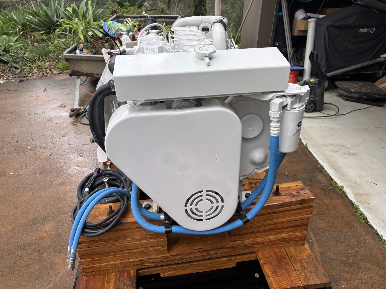 Cummins 6BT 5.9M engine