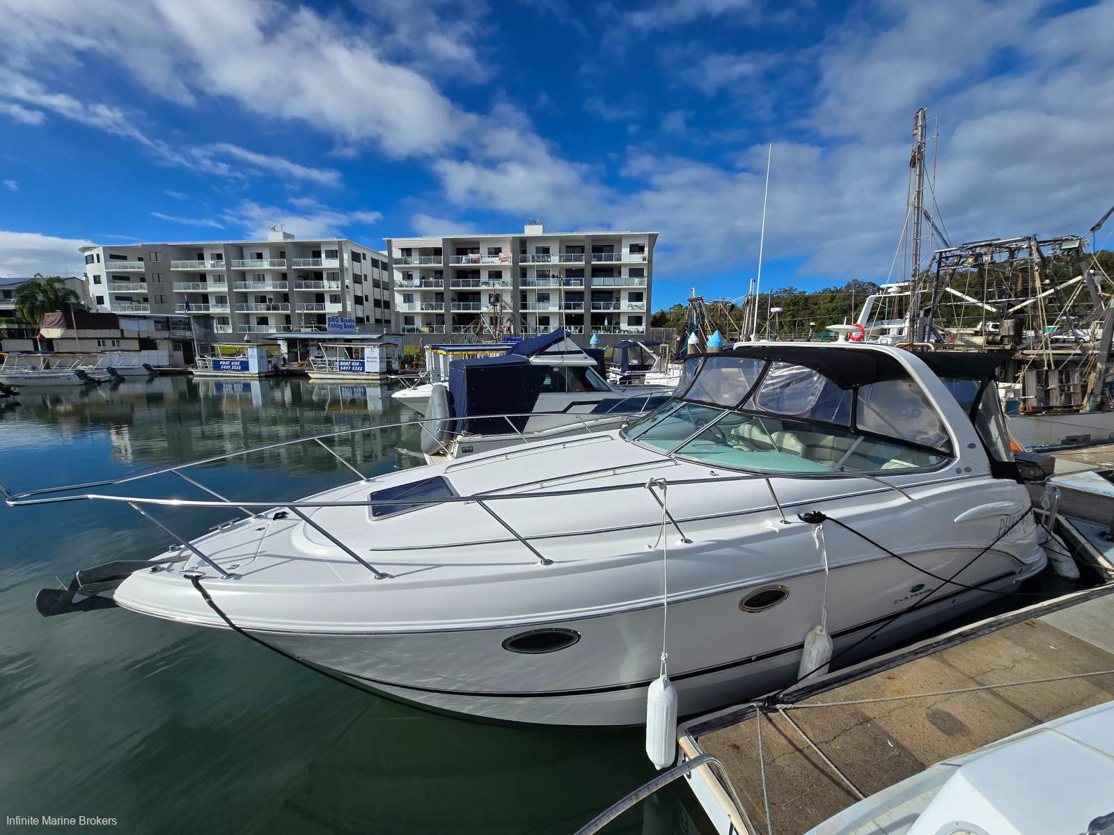 Chaparral 290 Signature