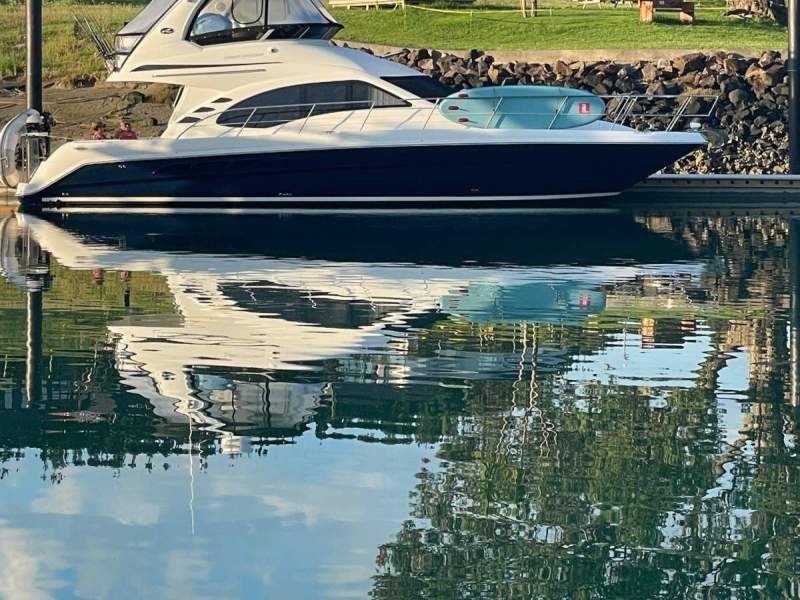 Sea Ray 44 Sedan Bridge