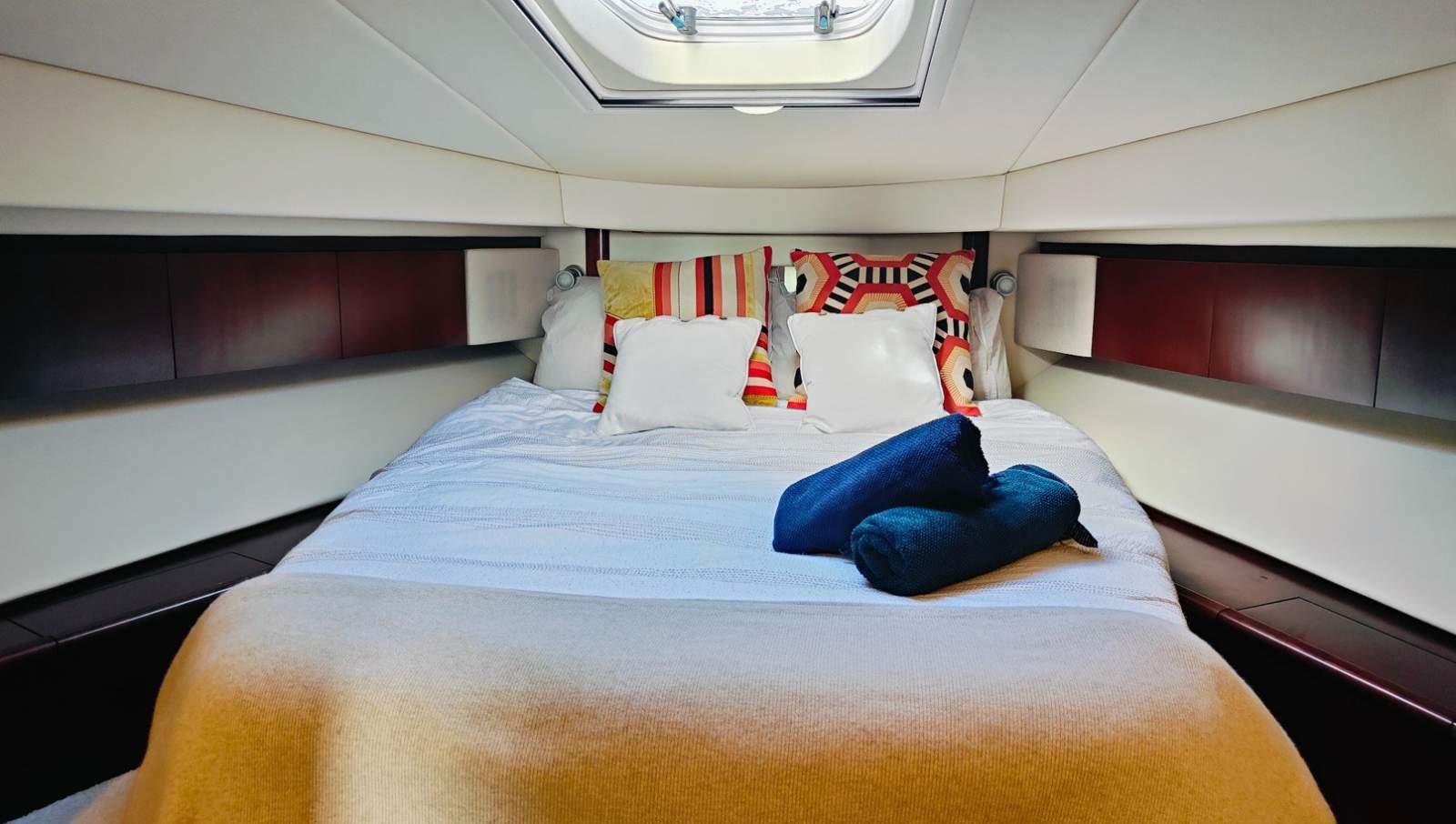 Sea Ray 44 Sedan Bridge