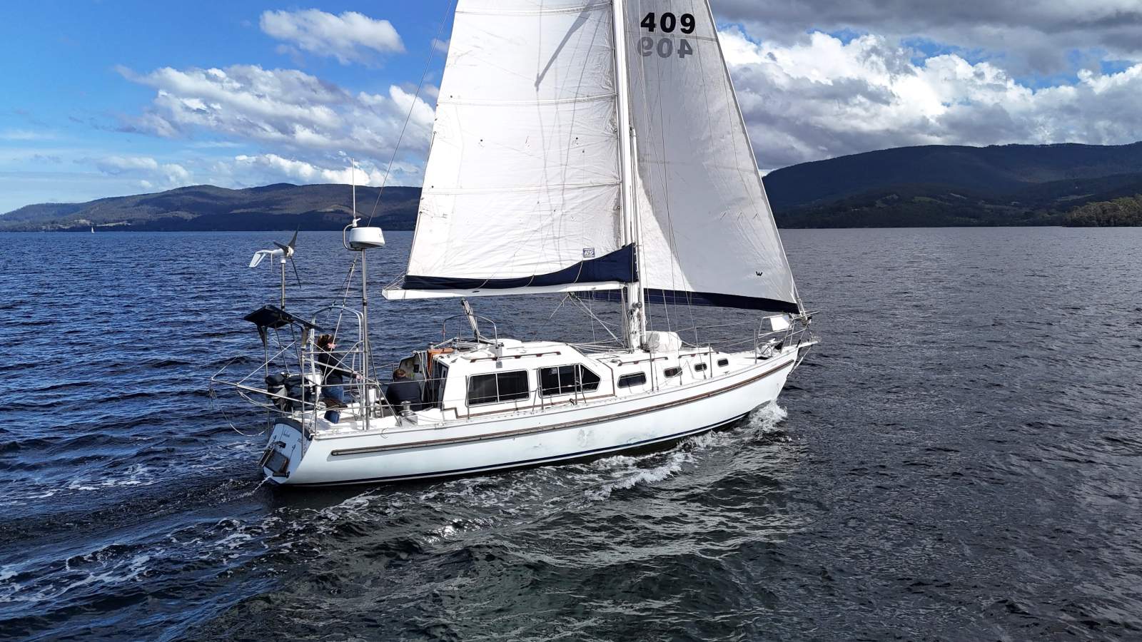 Challenger 36 Pilothouse VERY WELL EQUIPPED, QUALITY PILOTHOUSE YACHT