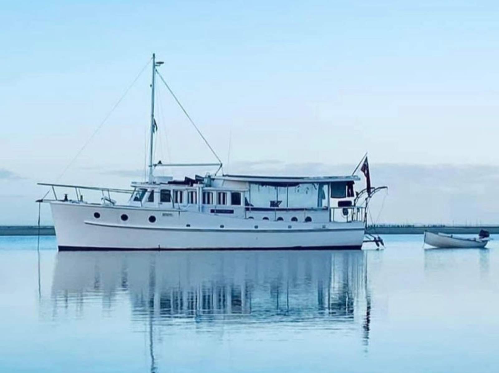 Bay Cruiser Albert Pryor 42ft Bridgedeck Cruiser
