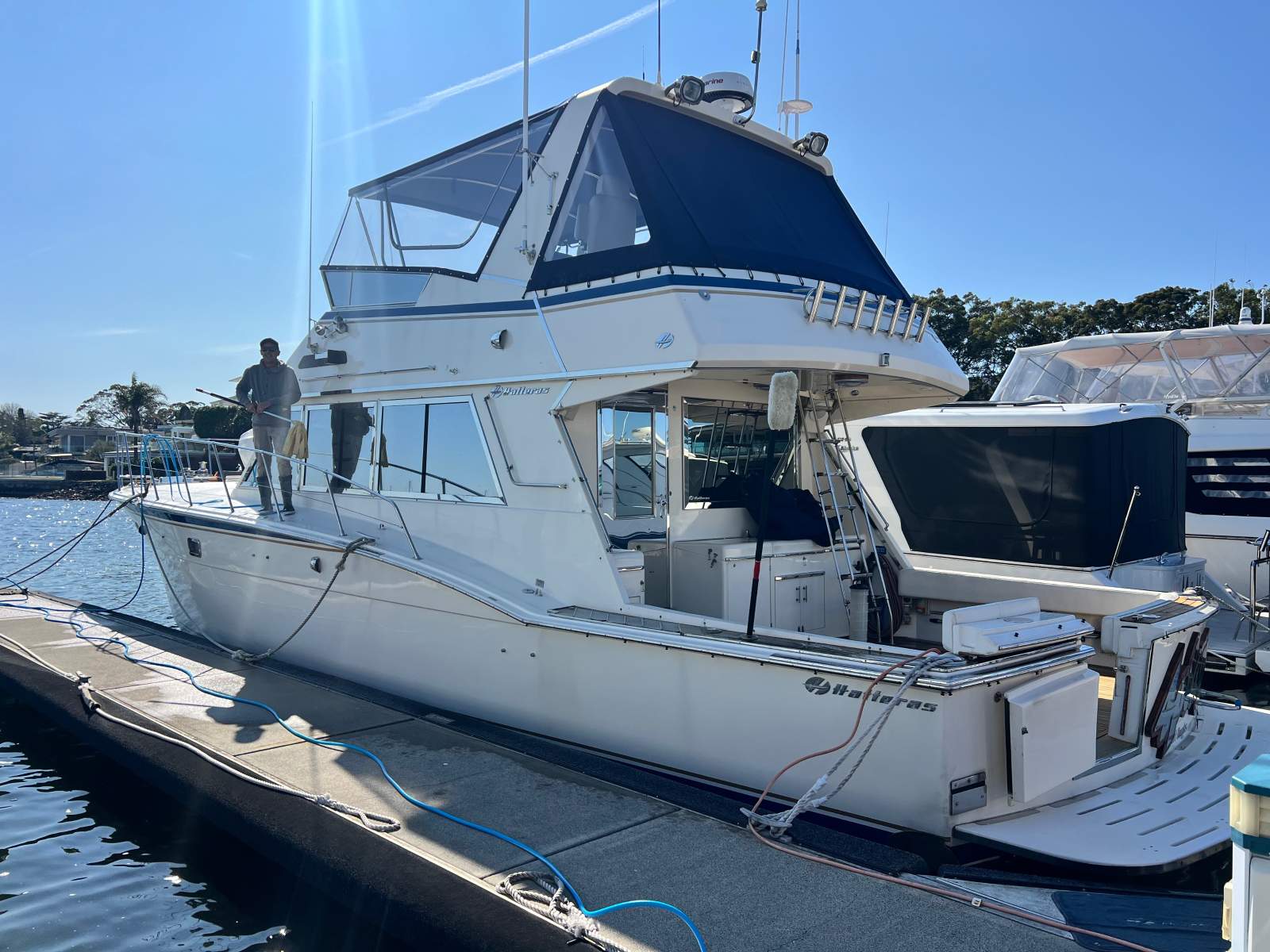 Hatteras 52