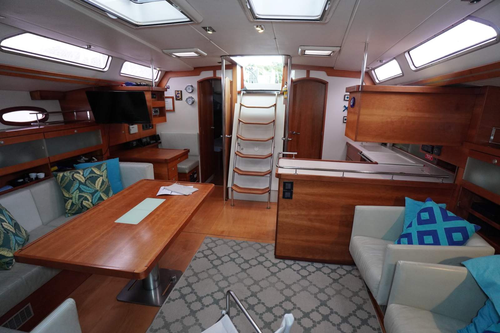 Hanse 531