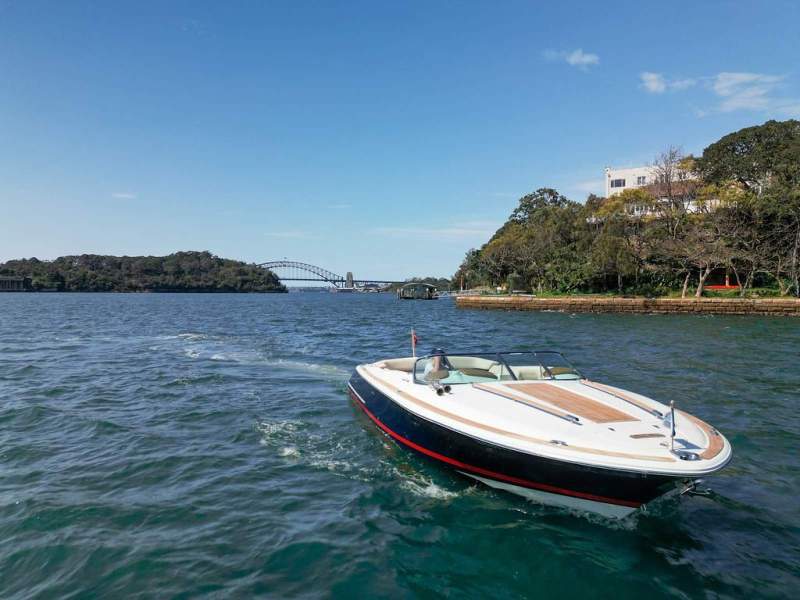 Chris Craft Corsair 28