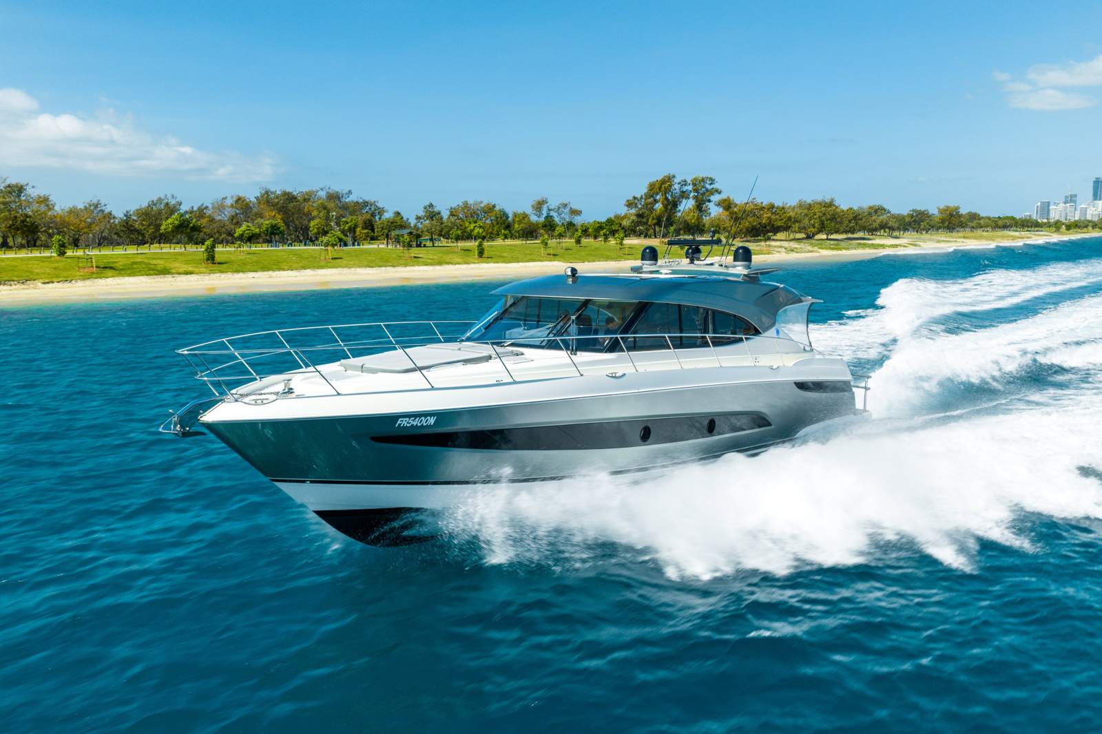 Riviera 5400 Sport Yacht Platinum Edition