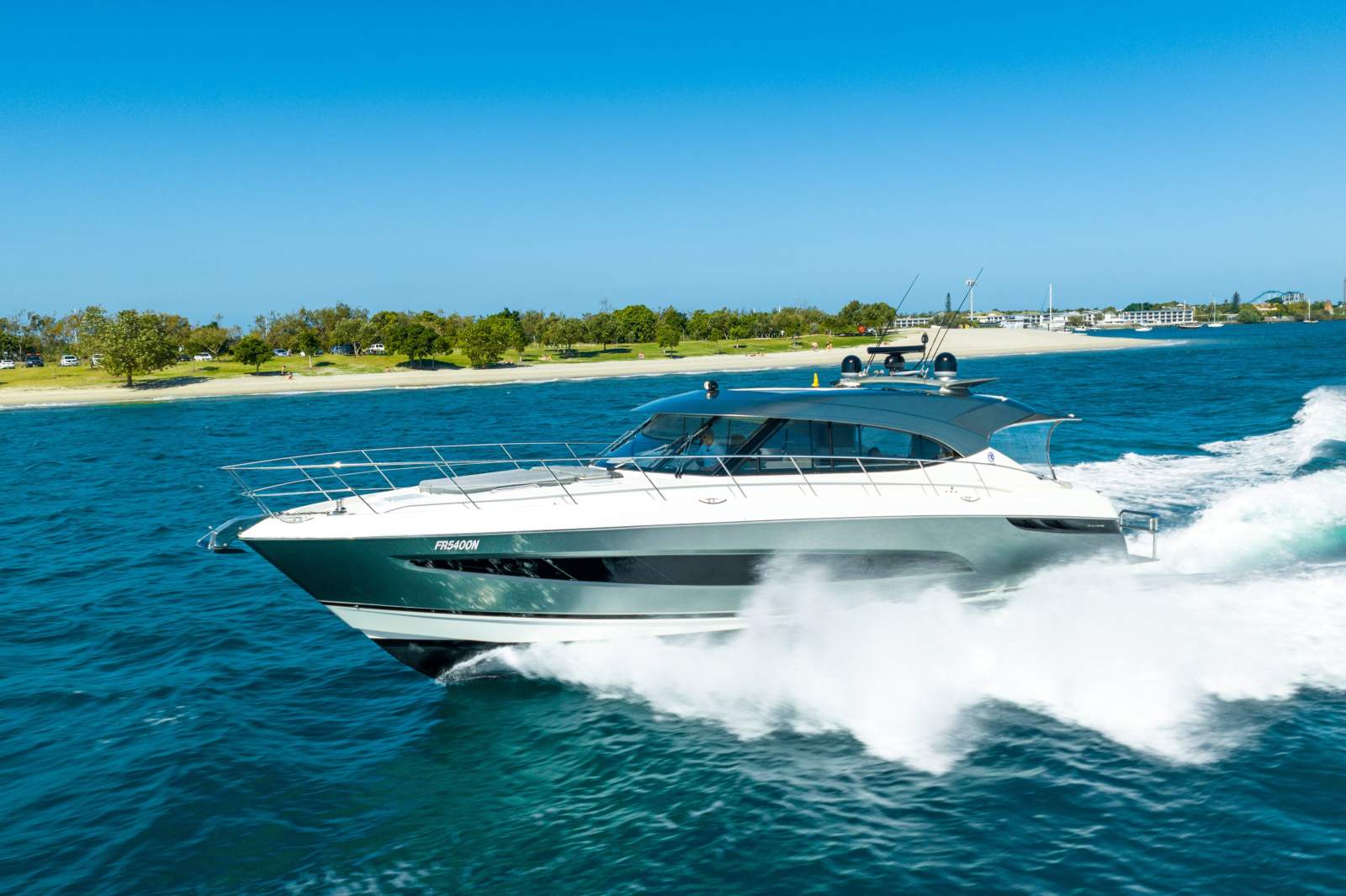Riviera 5400 Sport Yacht Platinum Edition