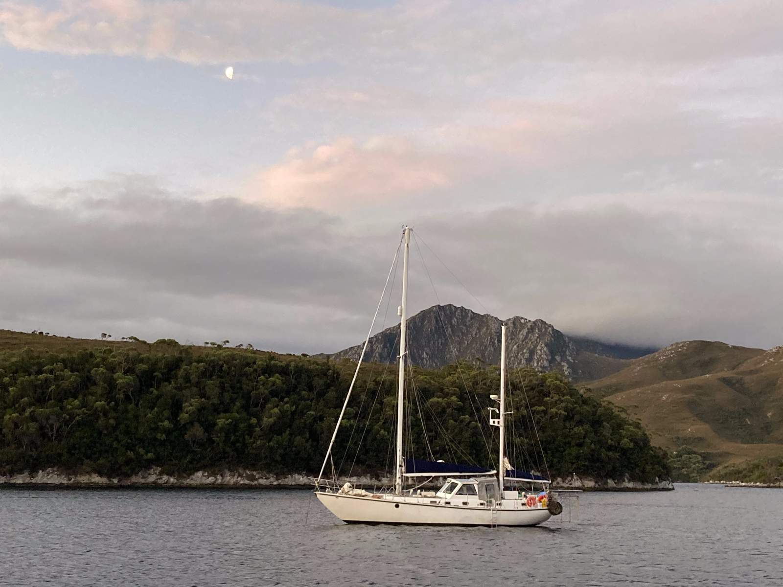 Mason 48 - Long Distance Cruiser/Comfortable Liveaboard!