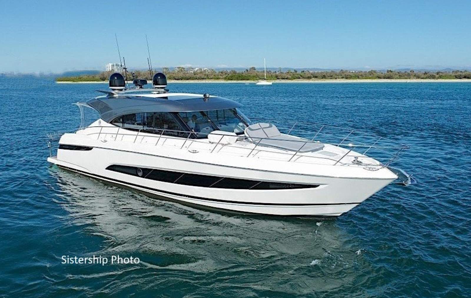 Riviera 5400 Sport Yacht Platinum Edition