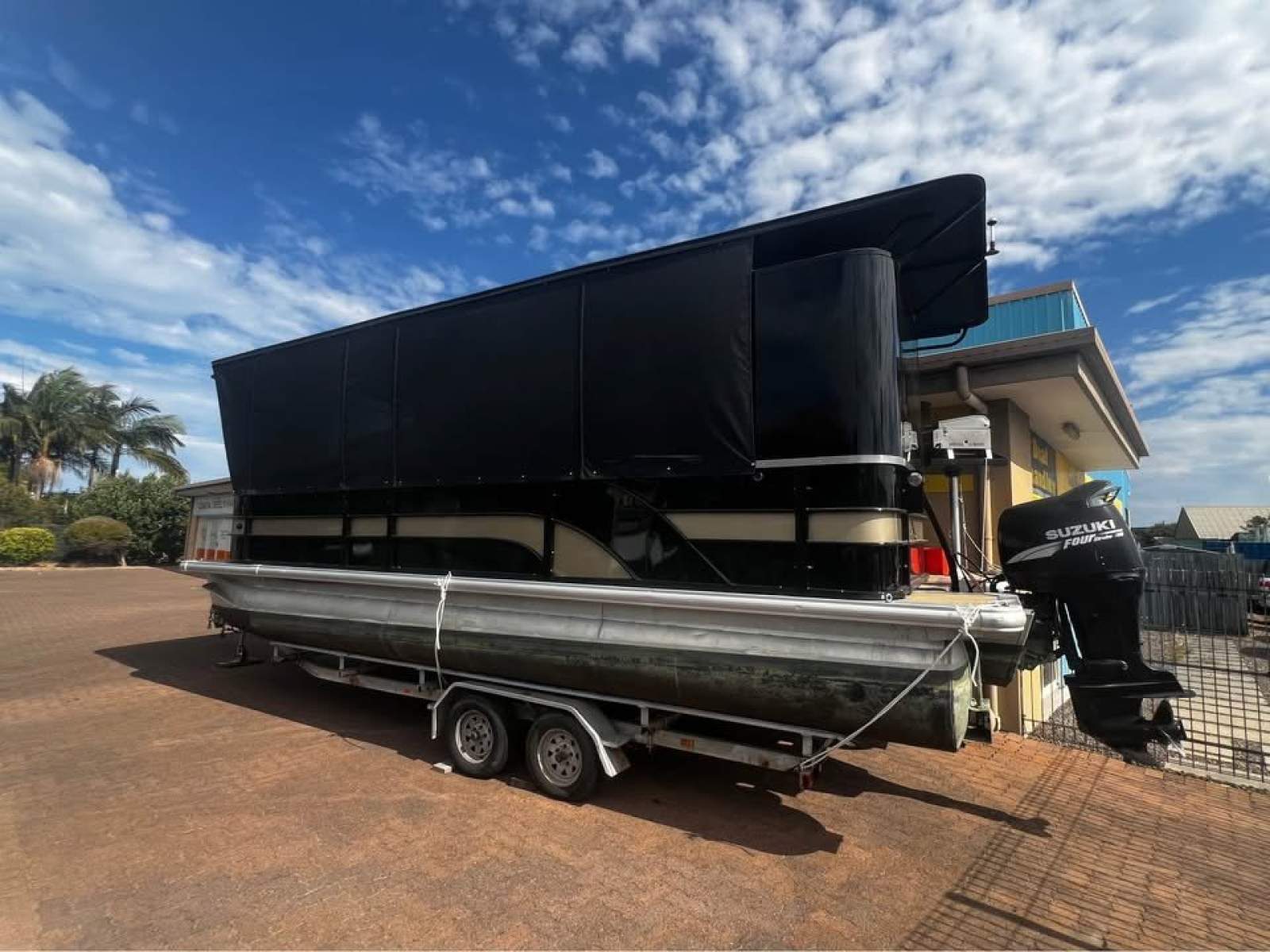 Custom Pontoon Party Boat In 2E & 4E Survey