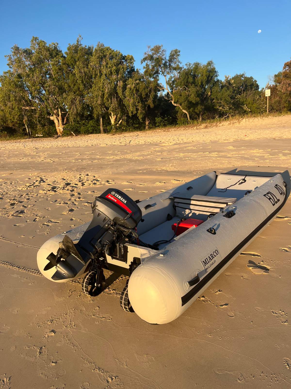 Miarco Inflatables Travel Cat 400 Like new