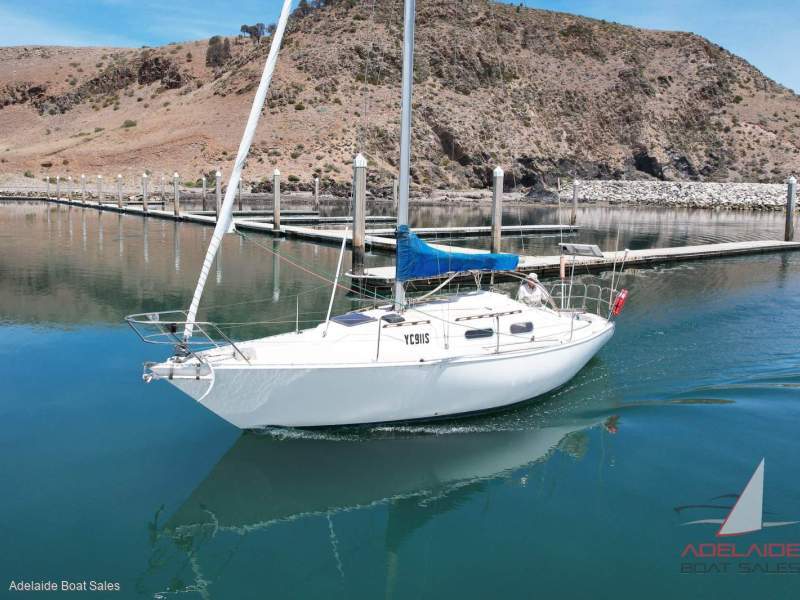 Lexcen 32 Cruising Yacht + New rigging