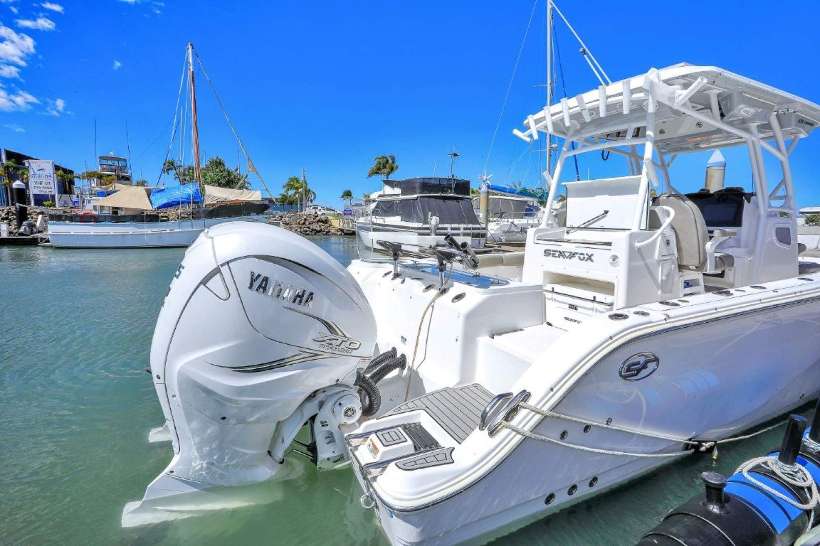 Sea Fox 328 Commander