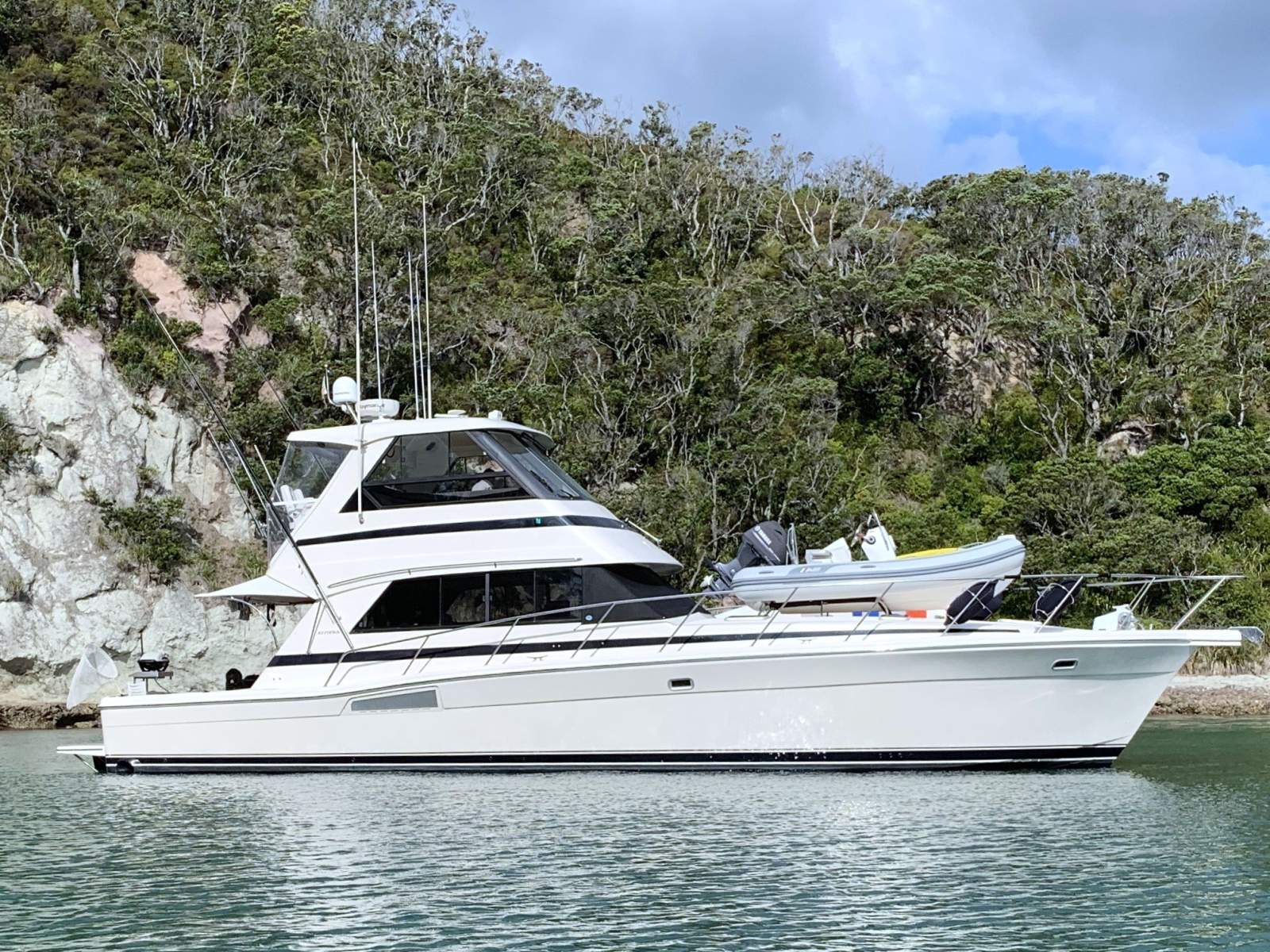 Riviera 48 Flybridge