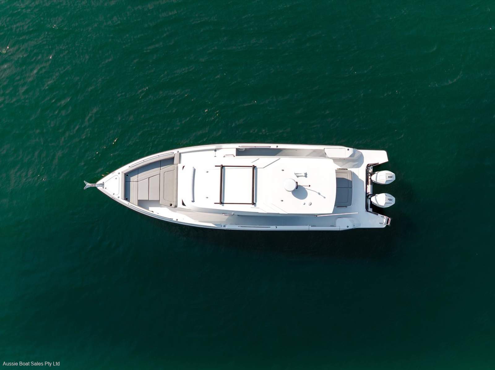 Cruisers Yachts 38 VTR Enclosed