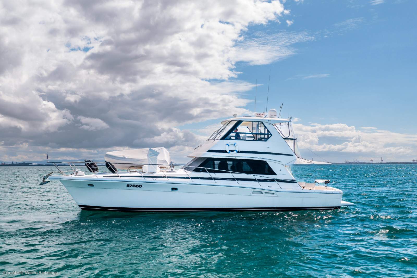 Riviera 48 Platinum Enclosed Flybridge