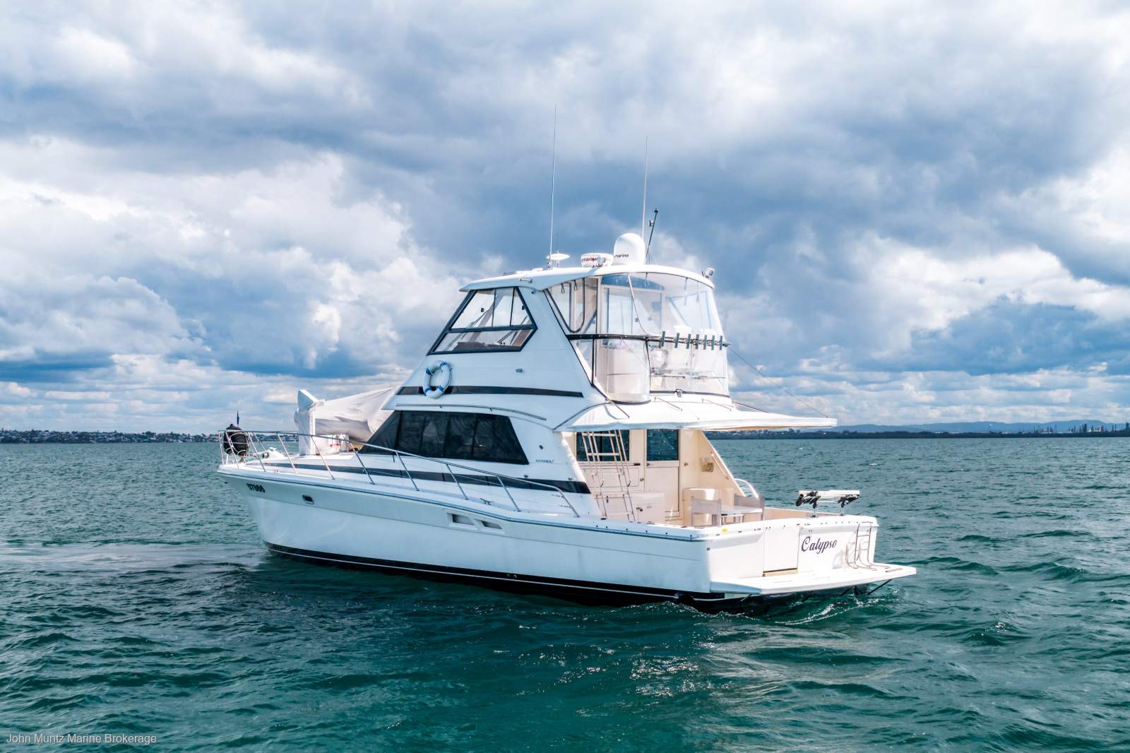 Riviera 48 Platinum Enclosed Flybridge